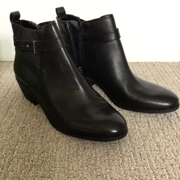 New in box! Sam Edelman Black Leather Ankle Booties. Size 8.5 - Picture 6 of 16